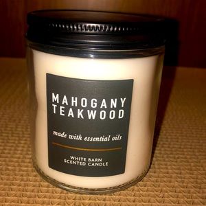 COPY - White Barn 7 oz Mahogany Teakwood Candle. New!
